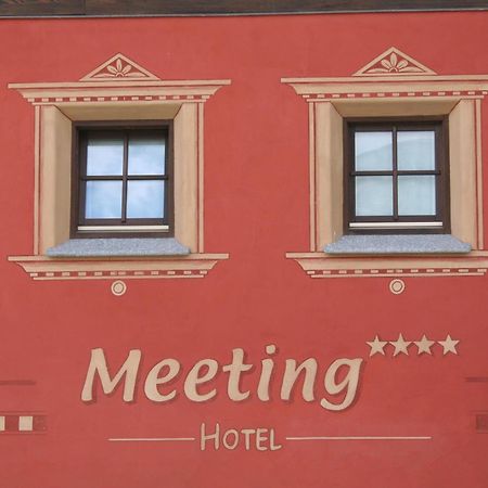 ליביניו Hotel Meeting מראה חיצוני תמונה